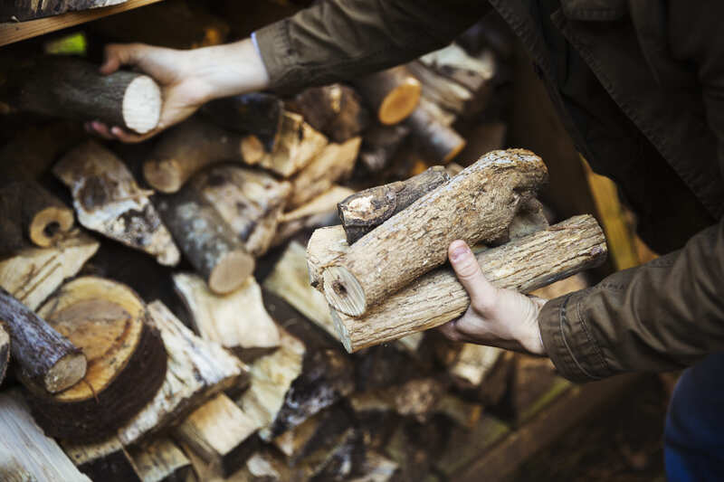 Ou et Comment stocker ses buches de bois de chauffage ?